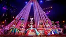 The Royal Circus Ballet asal Rusia tampil dalam upacara pembukaan Festival Sirkus Internasional Monte-Carlo ke-43 di Monako, Kamis (17/1). Festival ini akan berlangsung hingga 27 Januari 2019. (Sebastien Nogier/Pool/AFP)