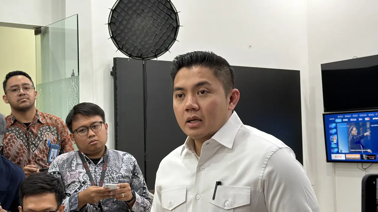 Seskab Teddy Indra Wijaya
