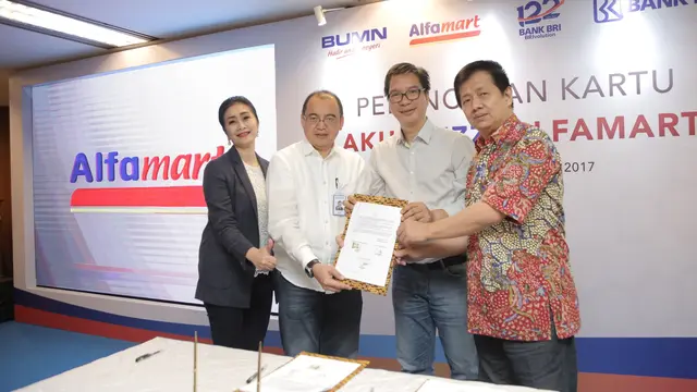 [Bintang] Jalin Kerja Sama, BRI dan Alfamart Terbitkan Aku Brizzi Alfamart