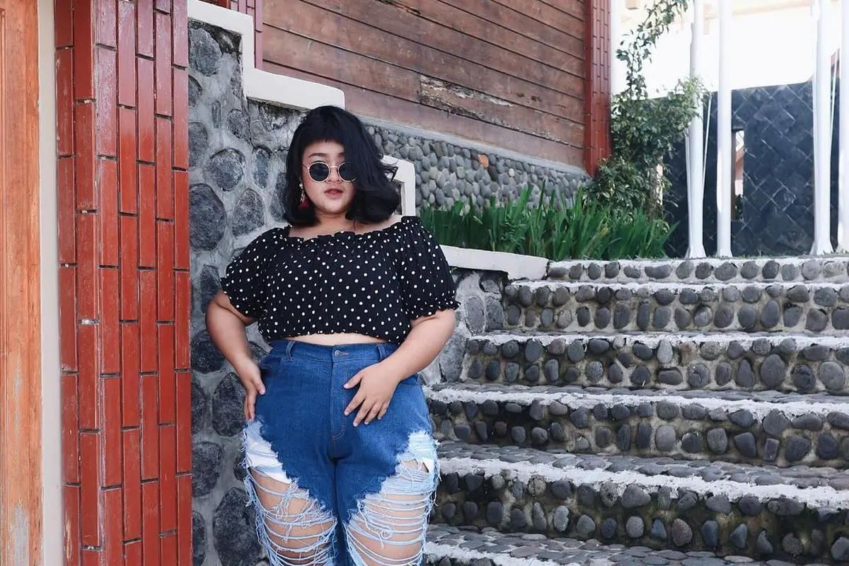 [Bintang] Bukan Sembarang Doraemon, Gaya Plus-Size Selebgram Ini Kalahkan Supermodel!