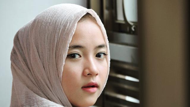 Potret Transformasi Nissa Sabyan dari Jaman Sekolah Hingga Terkenal. (Sumber: kapanlagi.com dan Instagram/nissa_sabyan)