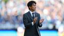 Lalu setelah 23 tahun mengabdi, Akio Kogiku akhirnya menjadi pelatih utama Tim Sakura mulai Agustus 2021 menggantikan Levir Culpi. (J.LEAGUE)