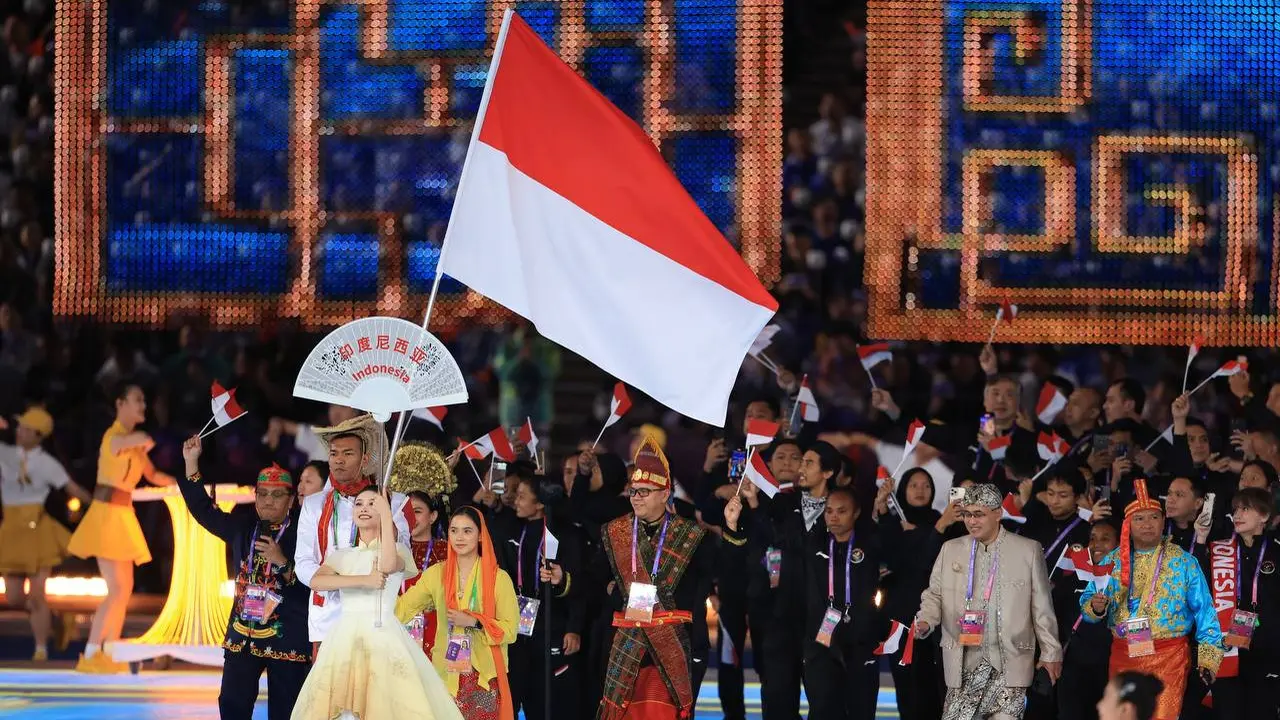 Kontingen Indonesia di Opening Ceremony Asian Games 2022.