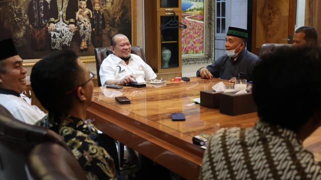 Foto: Ketua DPD RI AA LaNyalla Mahmud Mattalitti Menerima Kunjungan APDESI