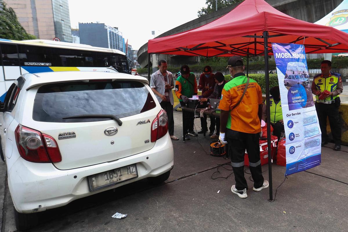 FOTO: Uji Emisi Gratis Digelar di Terminal Blok M Jakarta Selatan