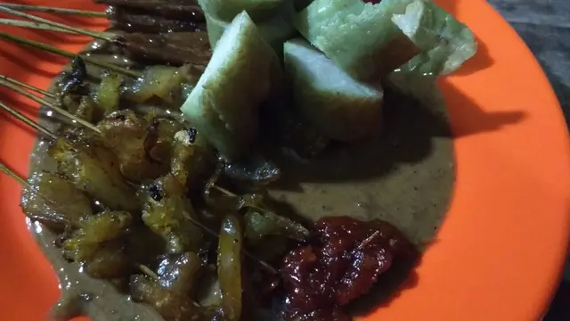 Nikmatnya Berburu Satai Kalong Kuliner Legendaris Khas Cirebon