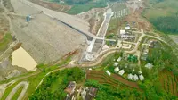 Bendungan Gondang merupakan salah satu dari program pembangunan 65 bendungan yang bertujuan menambah tampungan air sehingga kontinuitas suplai air irigasi ke sawah terjaga. © Kementerian PUPR.