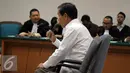 Adriansyah menjalani sidang dakwaan di Pengadilan Tipikor, Jakarta, Senin (24/8/2015). Adriansyah diduga menerima suap dari Andrew Hidayat selaku Direktur PT Media Karya Sentosa senilai Rp 1 M dan SGD 50 ribu serta USD 50 ribu (Liputan6.com/Helmi Afandi)