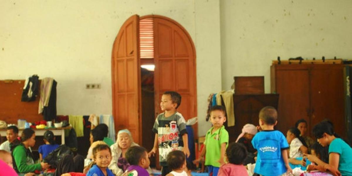 Mengaku sebagai pengungsi