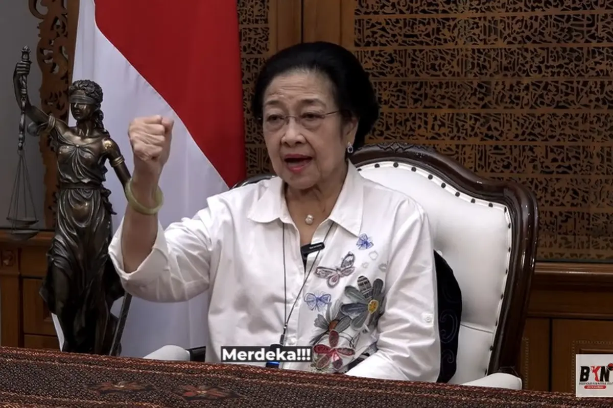 Ketua Umum PDI Perjuangan (PDIP) Megawati Soekarnoputri menyebut apa yang terjadi di Mahkamah Konstitusi (MK) menyadarkan masyarakat soal terjadinya manipulasi hukum.