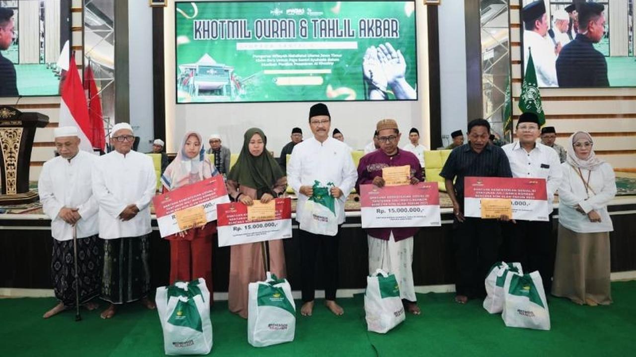 Mensos Serahkan Santunan Rp15 Juta kepada 17 Wali Santri Korban Runtuhnya Pesantren Al Khoziny Sidoarjo