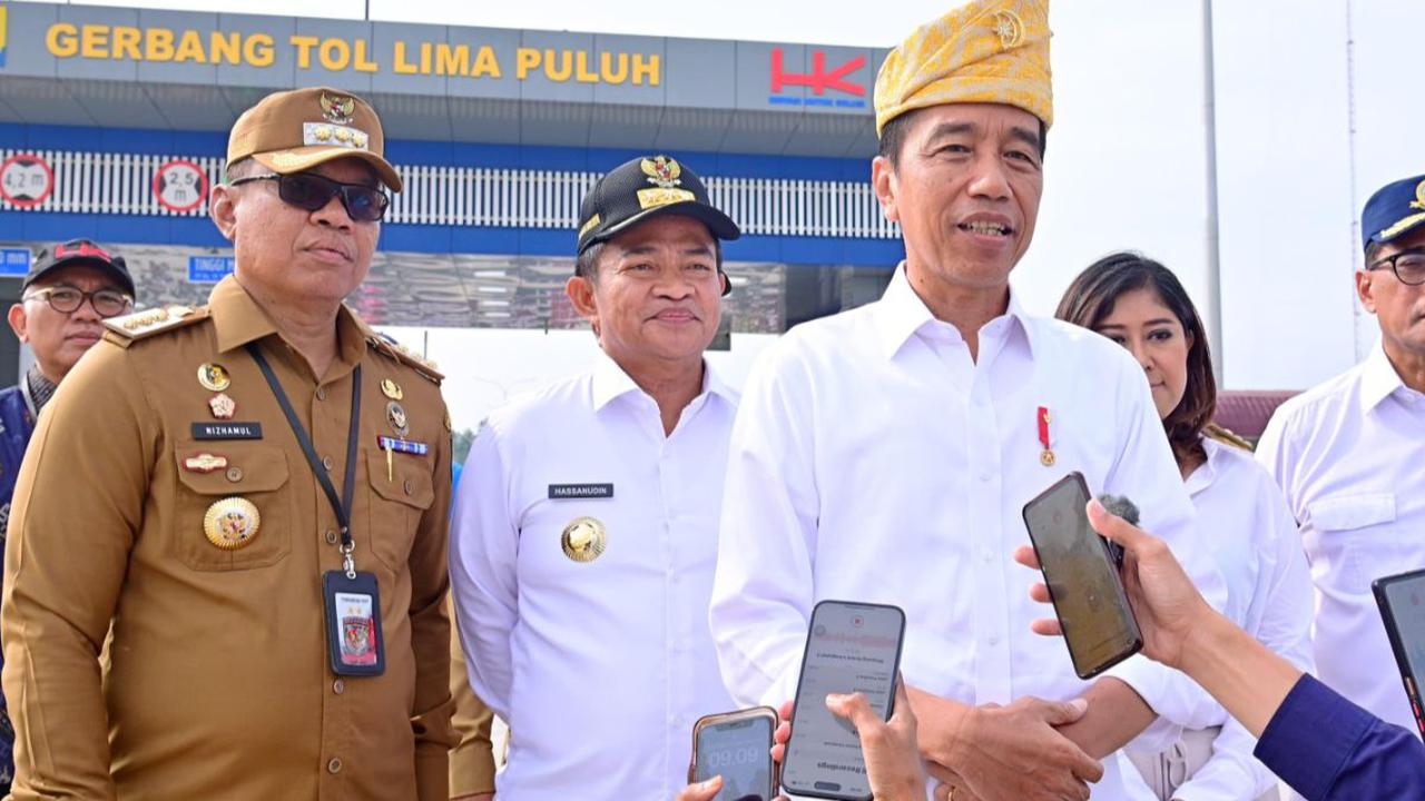 Sembari menunggu pelantikan itu, Adhy sementara ini menjadi Pelaksana harian (Plh) Gubernur Jawa Timur.