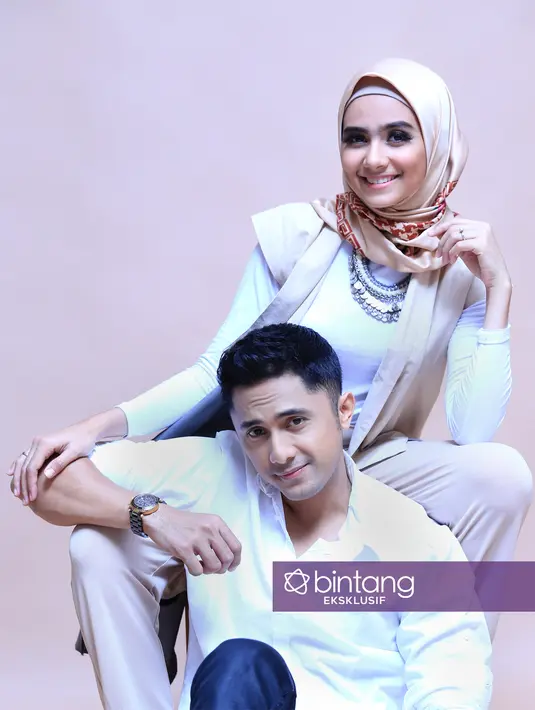 "Ya, hari Sabtu dan Minggu sudah pasti buat keluarga, istri juga ada kegiatan, saya kadang di rumah ngantornya kecuali ada meeting. Dan masih ada waktu buat anak-anak juga kok setiap hari," ujar Hengky beberapa waktu lalu. (Adrian Putra/Bintang.com)