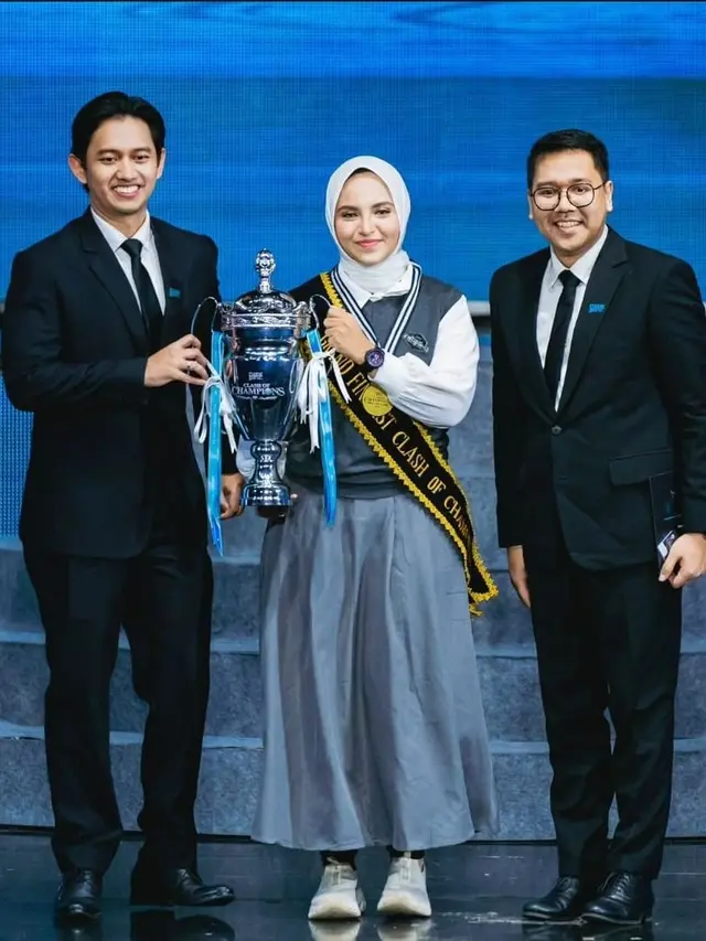 Prestasi Gemilang Shakira Amirah: Juara Clash of Champions dan Mahasiswa Berprestasi Utama UI (Foto: Instagram dan TikTok @shakiraamirah)