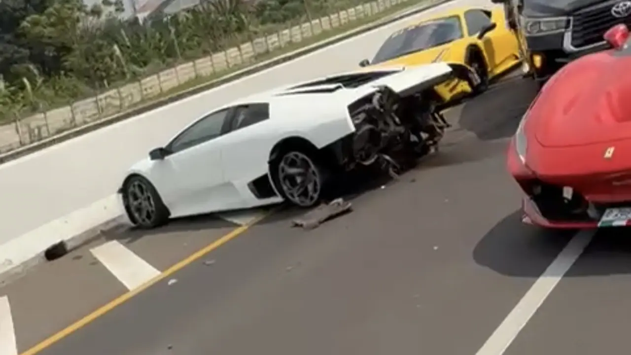 Kecelakaan Supercar di Tol Kunciran.