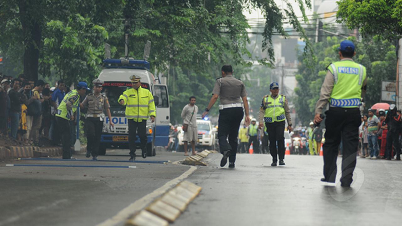 Olah TKP Kedua Lokasi Tabrakan Maut Outlander