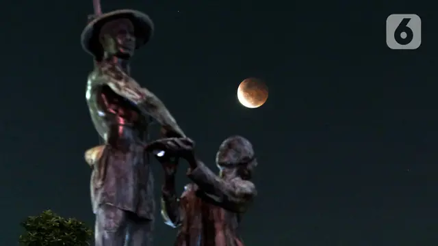 Gerhana Bulan dari Tugu Tani
