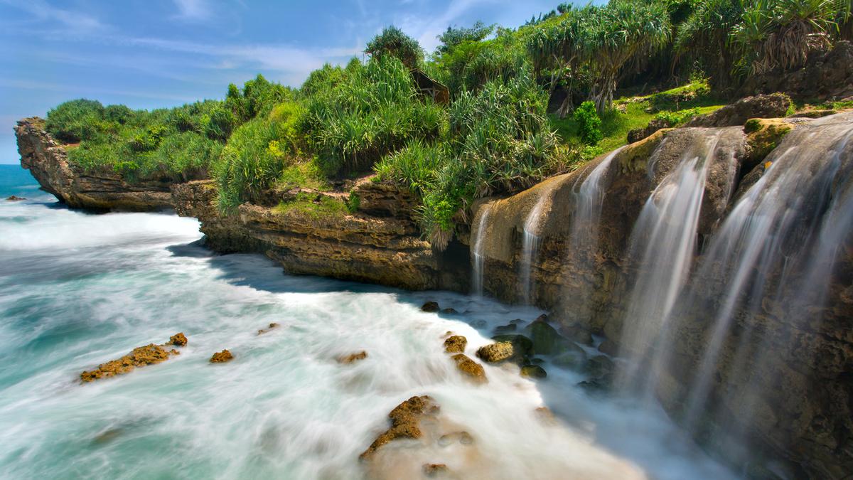 Pantai Jogja - Raja Wisata