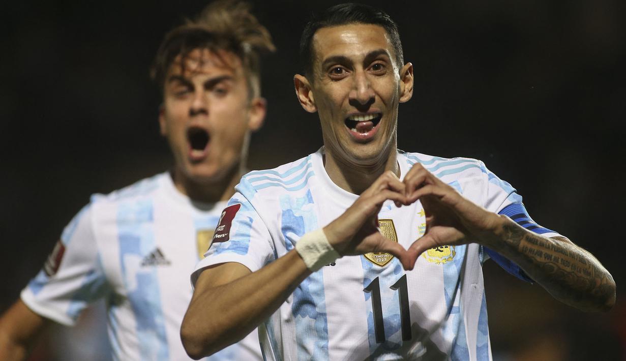 Argentina sukses mencuri poin dari markas Uruguay lewat gol tunggal Angel Di Maria. Hasil tersebut membuat Albiceleste tetap berada di urutan kedua klasemen di bawah Brasil, dengan raihan 28 poin. (AFP/Pool/Ernesto Ryan)