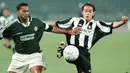 7. Filippo Inzaghi - Sebelum meraih sukses bersama AC Milan, pemain yang mempunyai julukan Superpippo ini pernah berseragam Juventus. Saat itu ia menjadi duet maut bersama Del Piero di lini depan Nyonya Tua. (AFP/Oudenaarden)