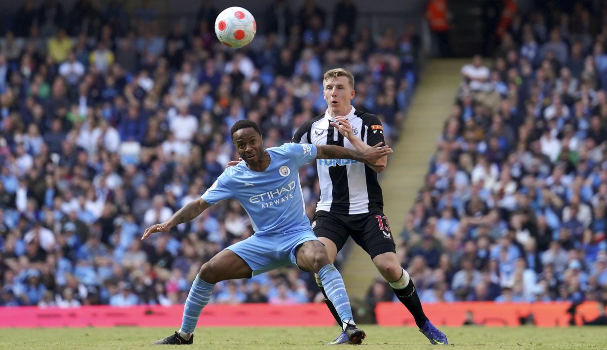 <p>Meski tak terpilih sebagai Man of The Match di laga tersebut, winger asal Inggris tersebut berhasil mencetak dua gol untuk kemenangan Manchester City. (AP/Jon Super)</p>