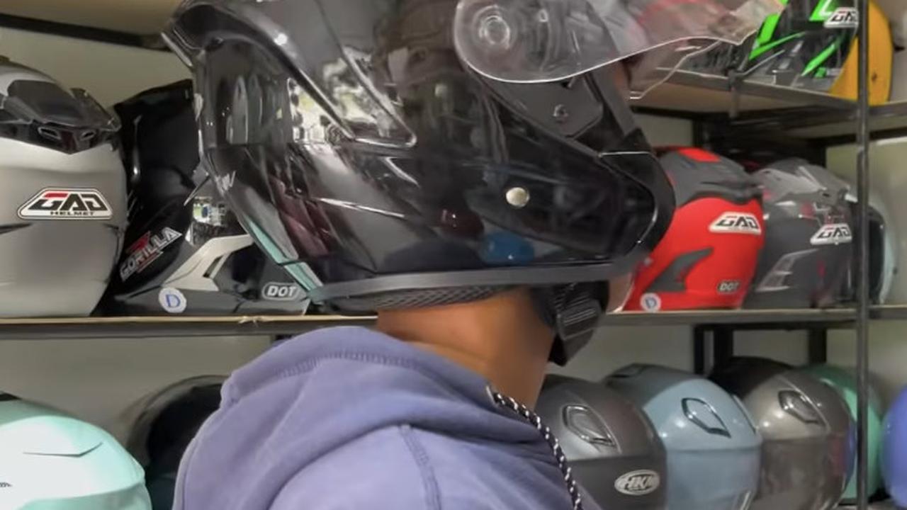 pemotor tak pakai helm