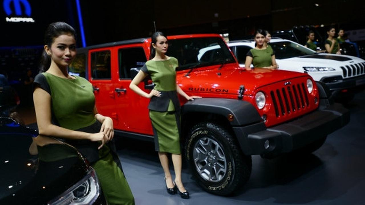 Gadis-gadis cantik hiasi IIMS 2015