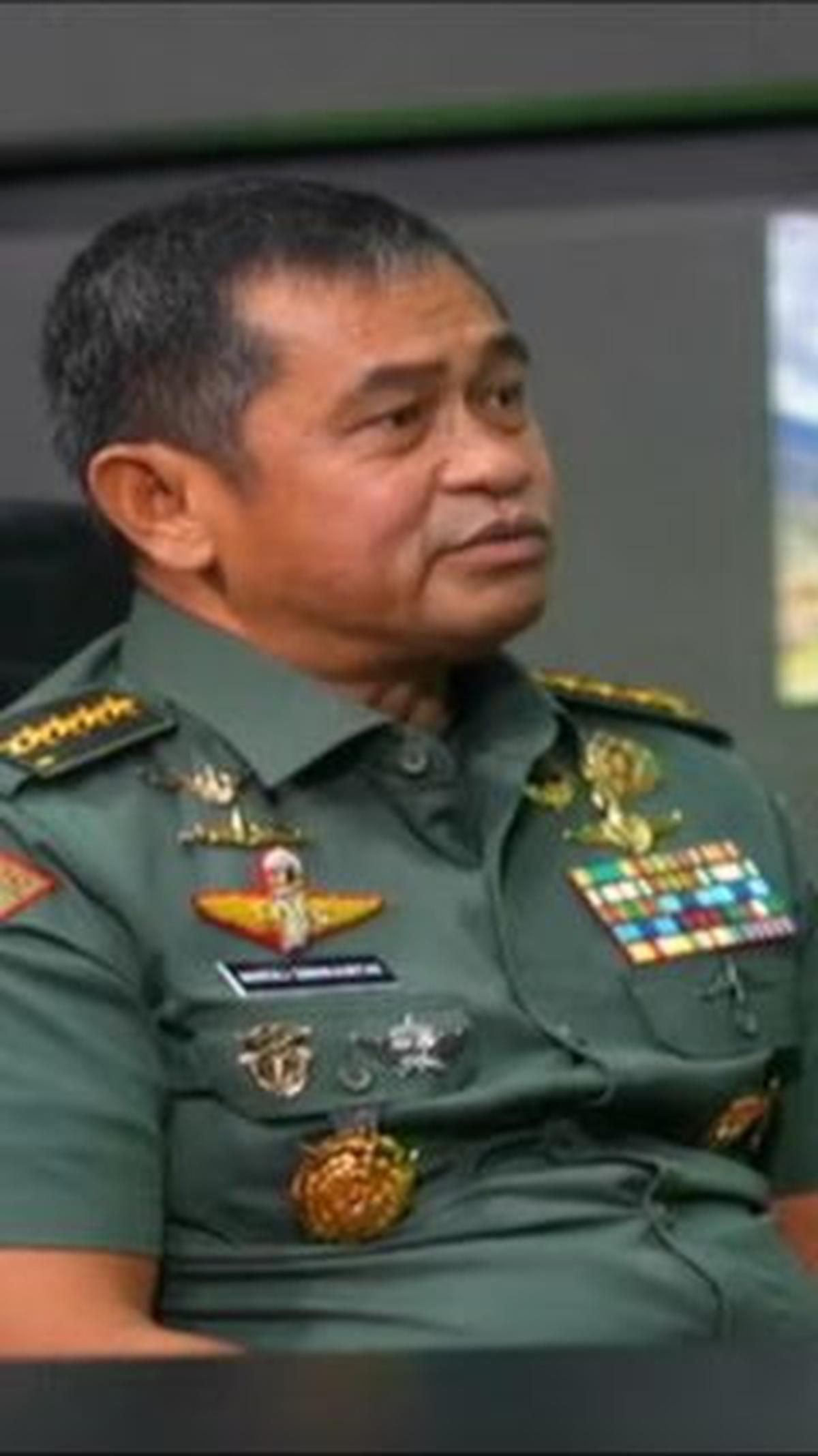 Meski begitu, Ia mengaku memiliki keluarga yang sangat harmonis. "Kami kebetulan keluarga yang sangat harmonis lah dulu," katanya. <br>