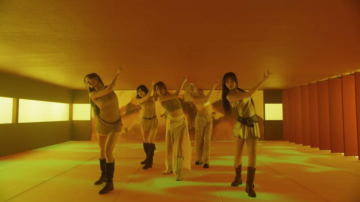 LE SSERAFIM Kembali dengan Comeback 'HOT' yang Penuh Sensualitas dalam MV Terbaru