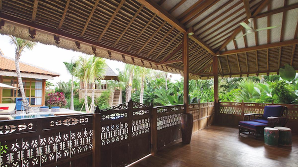 8 Desain Rumah Sederhana di Kampung dengan Teras Luas untuk Menerima Tamu