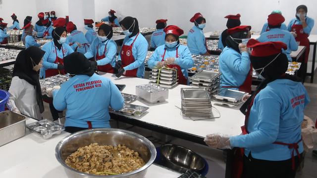 Melihat Kesibukan Dapur Penyedia dan Penyuplai Makan Bergizi Gratis