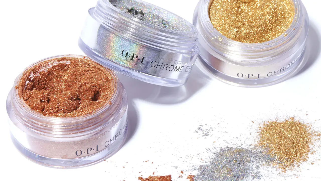 Tampilan kuku yang lebih cantik dengan bubuk Chrome Effect