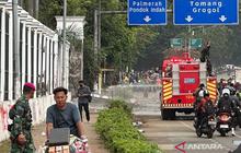 Efek Sisa Gas Air Mata DPR: Damkar Turun Tangan, Mata Perih dan Sensasi Bersin Tak Tertahankan