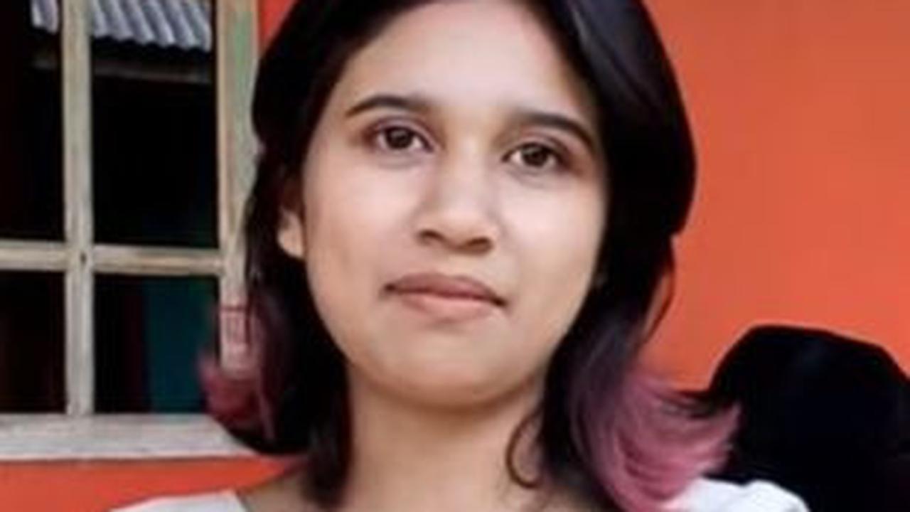 "Asli dari kampung cuma ada keturunan India dari ayah," kata Jihan sambil menjemur pakaian.&nbsp;<br>