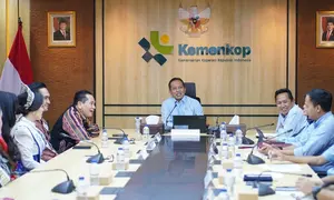 Asosiasi Pemerintah Kabupaten Seluruh Indonesia (Apkasi) memboyong 29 besar finalis Putri Otonomi Indonesia (POI) 2026 untuk melakukan audiensi langsung dengan Menteri Koperasi RI, Ferry Juliantono, di Kantor Kementerian Koperasi, Jakarta, Rabu (3/6/2026) (Istimewa)