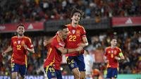 Gelandang Spanyol Bryan Gil merayakan gol kedua timnya bersama pemain depan Spanyol Yeremi Pino selama pertandingan sepak bola Liga Bangsa-Bangsa UEFA, Liga A Grup A4, antara Spanyol dan Swiss di stadion Heliodoro Rodriguez Lopez di Tenerife, di Kepulauan Canary Spanyol, pada 18 November 2024.MIGUEL RIOPA / AFP