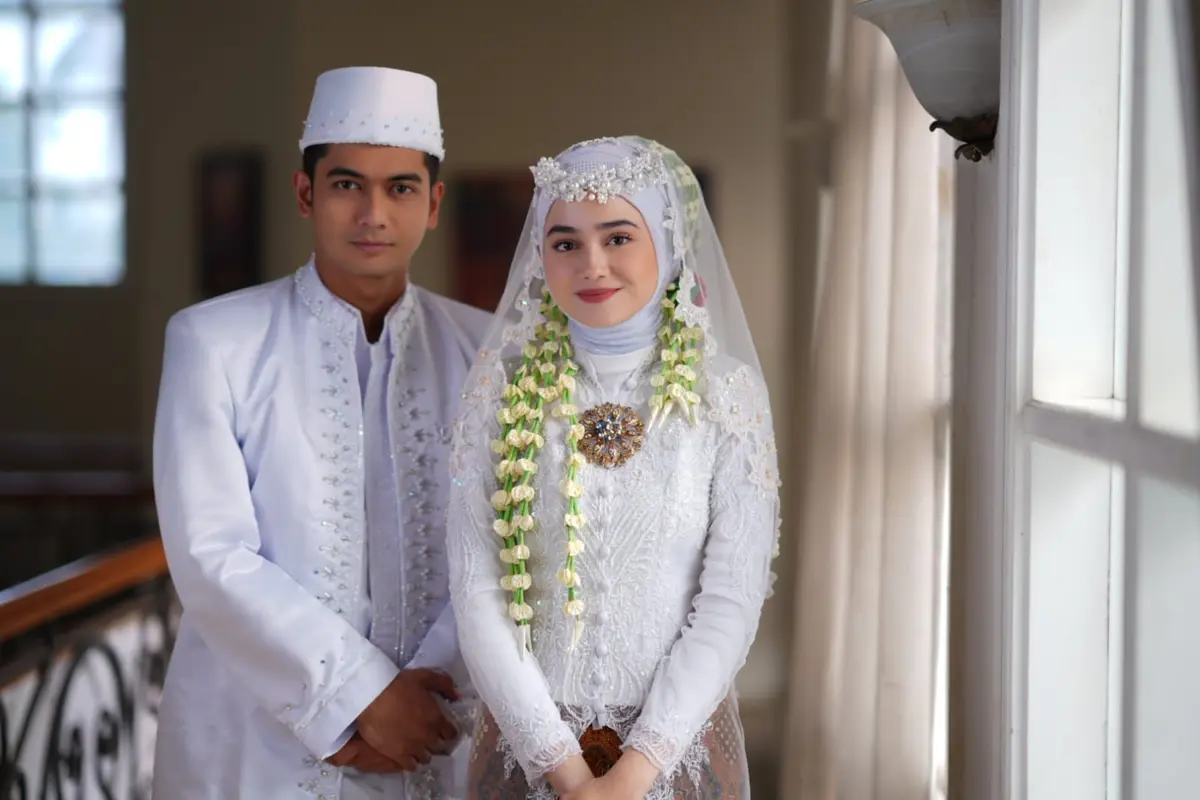 Syifa Hadju dan Teuku Ryan menikah di sinetron Saleha (Dok. Sinamert)