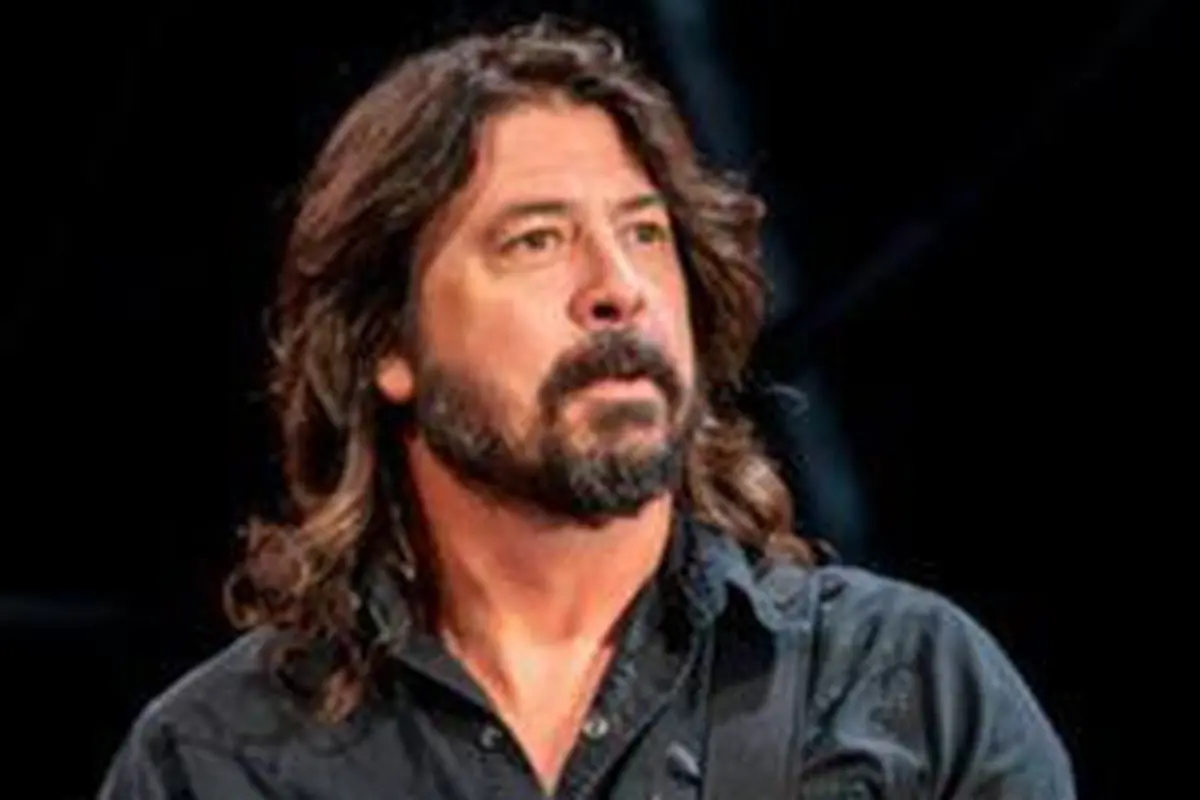 Facts About Dave Grohl Foo Fighters Chewing the Same Gum for 26 Years
