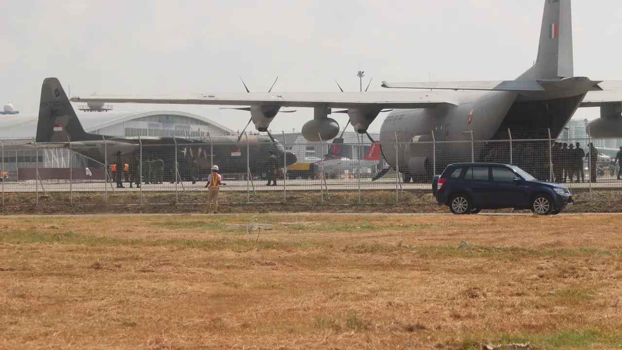 Tiga korban meninggal dunia akibat kecelakaan dua pesawat tempur taktis EMB-314 Super Tucano TNI AU di Kecamatan Puspo, Kabupaten Pasuruan, dimakamkan pada Jumat 17 November 2023 di Taman Makam Pahlawan (TMP) Suropati Kota Malang, Jawa Timur.