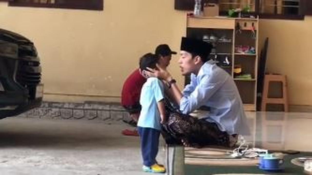 Putra Gus Iqdam Gus Novel di ST Pusat, Blitar (Foto: SS TikTok/Ayeyeeeeeee27/tdr)