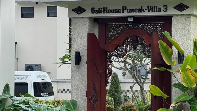 Andre Taulany Rapat Kerja Bersama Kru Taulany TV di Puncak Bogor (credit: https://www.instagram.com/andreastaulany/).
