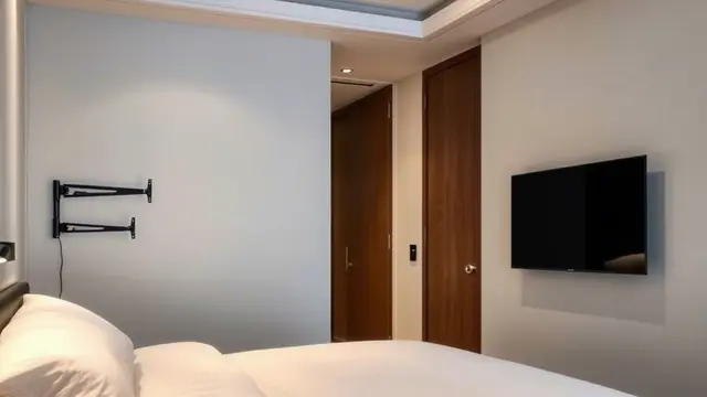 Meletakkan TV di Kamar Tidur
