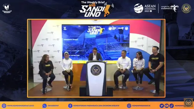 The Weekly Brief Sandi Uno yang disiarkan melalui kanal Youtube Kemenparekraf, Senin, 23 Oktober 2023.