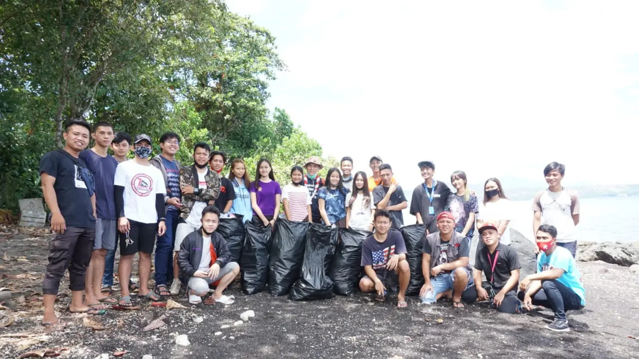 Sebanyak 18 organisasi dan komunitas mengikuti World Cleanup Day (WCD) yang digelar di Pantai Alar Amurang, Minahasa Selatan, Sulut, Sabtu (5/9/2020).