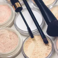 Ilustrasi Bedak Tabur atau Loose Powder Credit: pexels.com/Raphael