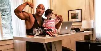 Dwayne Johnson alias The Rock sedang kerja bareng bersama Jasmine nih! (instagram/therock)