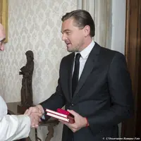 Leonardo DiCaprio dan Pope Francis (AFP/Bintang.com)