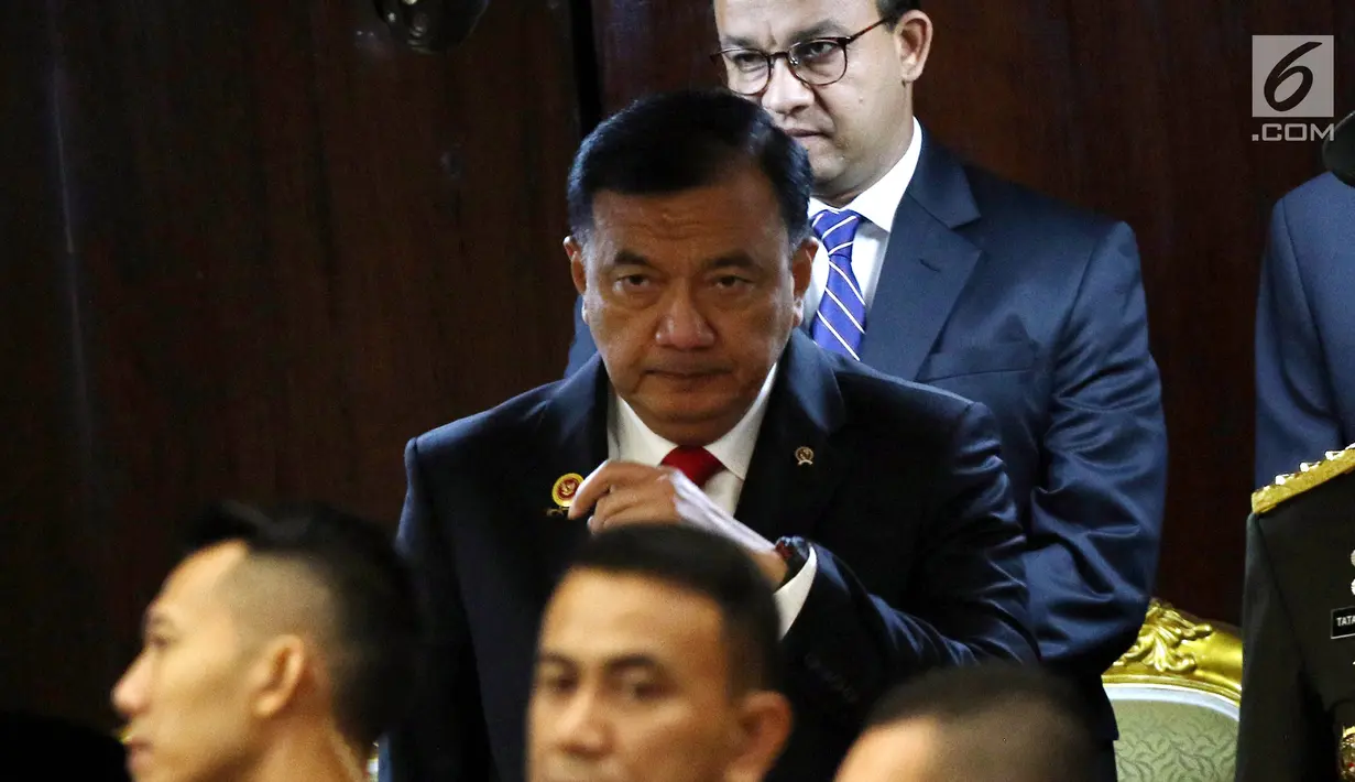 Kepala Badan Inteligen Negara (BIN) Budi Gunawan menghadiri pelantikan anggota DPR RI di Kompleks Parlemen, Senayan, Jakarta, Selasa (1/10/2019). Sebanyak 575 anggota DPR terpilih dan 136 orang anggota DPD terpilih diambil sumpahnya pada pelantikan tersebut. (Liputan6.com/Johan Tallo)