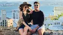 Selebritas Cinta Laura berofoto bersama pria yang diduga kekasihnya Frank Garcia saat berlibur di Puerto Riko. Teka-teki kisah asmara Cinta Laura dengan seorang pria berwajah Latin yang eksotis ini masih terus berlanjut. (Instagram.com/claurakiehl)