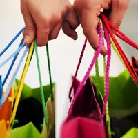 Bentar lagi gajian, nih. Yuk, habiskan uangmu belanja di pusat shopping busana kece murmer se-Bandung. Di mana sajakah itu?